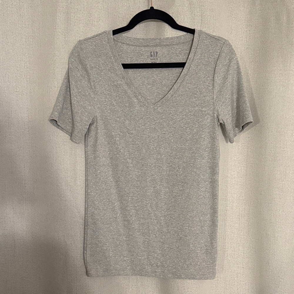 GAP Women's Heather Gray V-Neck Tee